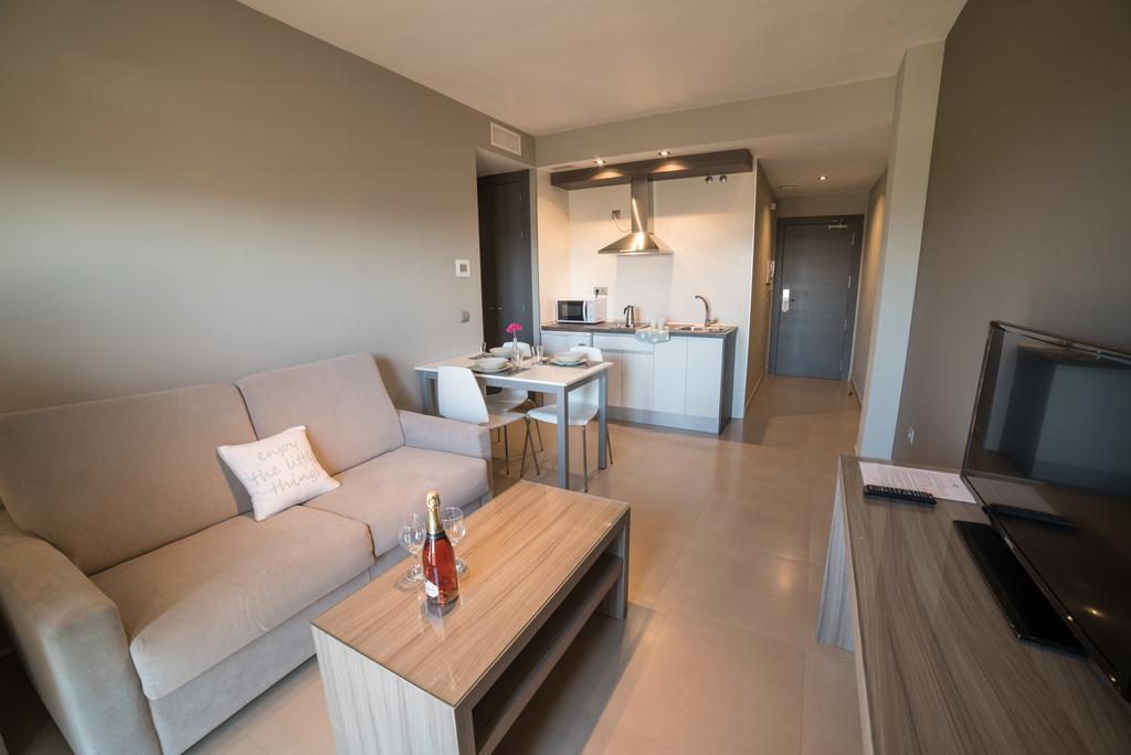 Hotel Miguel Sanchez Alhaurin de la Torre Luaran gambar