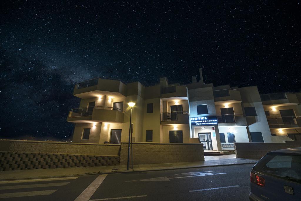 Hotel Miguel Sanchez Alhaurin de la Torre Luaran gambar
