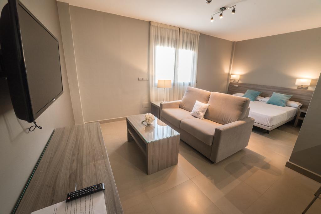 Hotel Miguel Sanchez Alhaurin de la Torre Luaran gambar